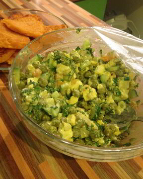 Вегетарианский оливье с жареным адыгейским сыром