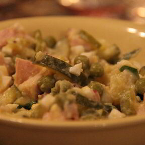 Салат с огурцами