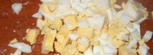 салат из кальмаров с заправкой. Шаг 5