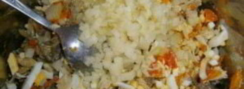 салат из консервированных кальмаров и шампиньонов. Шаг 5