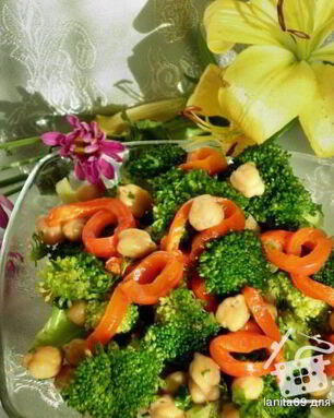 Салат из нута и брокколи