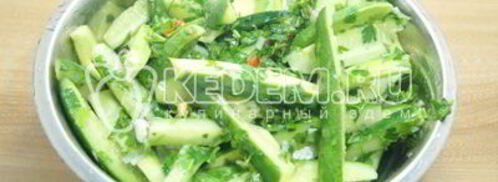 салат из огурцов пальчики оближешь. Шаг 7