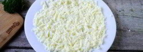 салат мимоза классический слоеный. Шаг 2