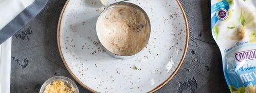 салат мимоза с семгой. Шаг 6