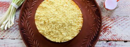 салат мимоза с сыром. Шаг 7