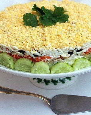 Салат Печень трески под шубой