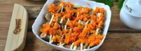 салат шпроты под шубой. Шаг 4