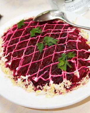 Сельдь под шубой с орехами