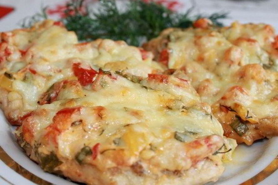 Рецепт сочной куриной грудки под шубой в духовке