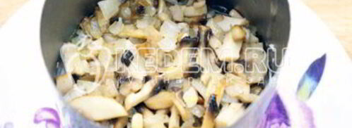 салат с курицей и черносливом. Шаг 8