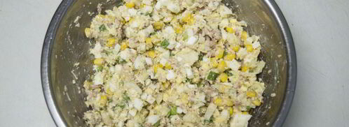 салат с печенью трески и кукурузой. Шаг 5