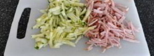 салат с ветчиной и огурцами. Шаг 2