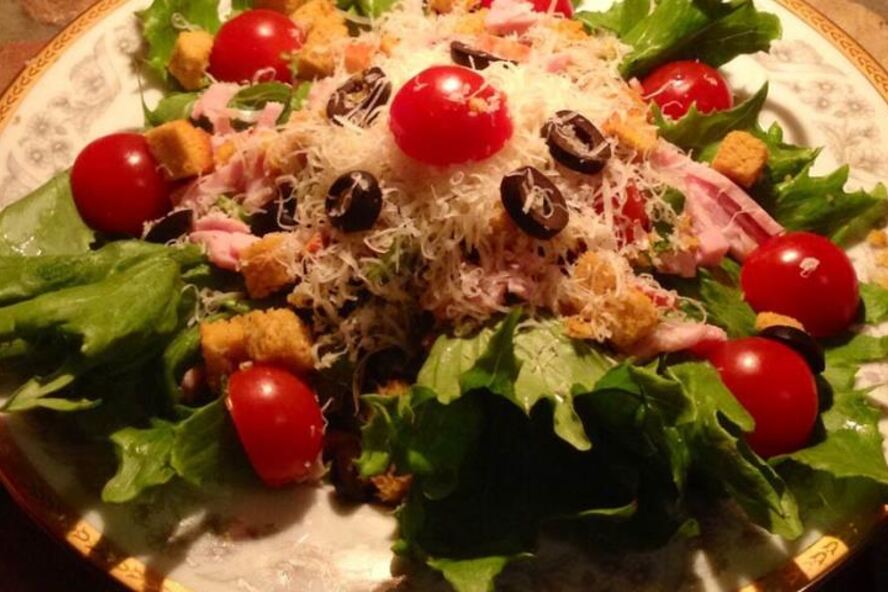 Рецепт салата цезарь бесхитростный