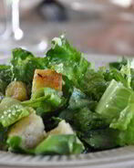 Салат Цезарь классический