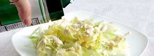 салат цезарь с копченой курицей. Шаг 7