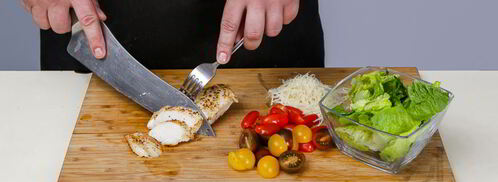 салат цезарь с курицей и беконом. Шаг 2