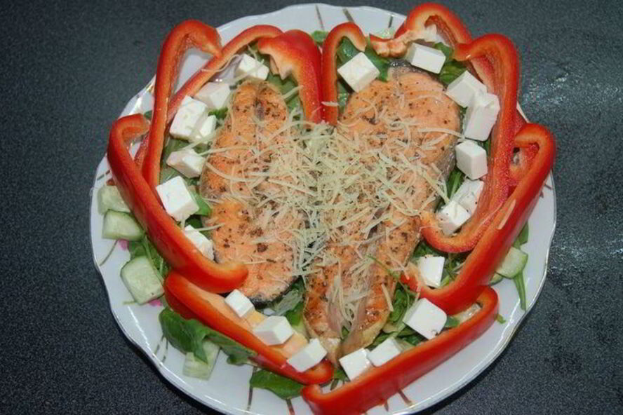 Рецепт салата цезарь с семгой