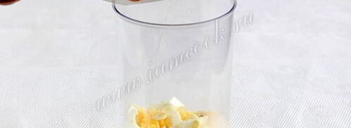 соус для салата цезарь на йогурте. Шаг 5