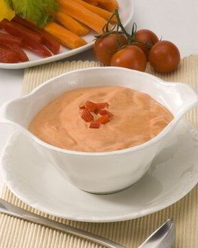 Салатная заправка из козьего сыра и томатов