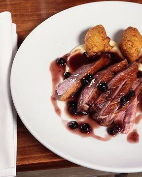 Соус к мясу из черной смородины