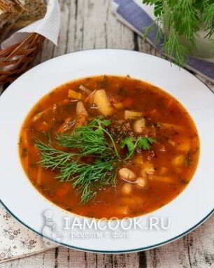 Борщ с консервированной фасолью