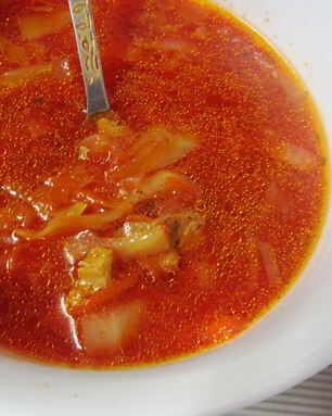 Борщ со сметаной и зеленью