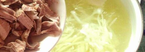 борщ со свеклой свежей. Шаг 7