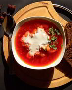 Холодный борщ с сосисками