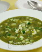 Холодный зеленый борщ с огурцами