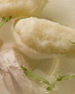 Бульон с клецками