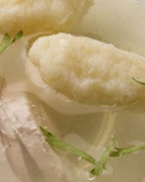 Бульон с клецками