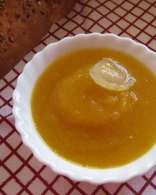 Кремовый суп из тыквы на курином бульоне