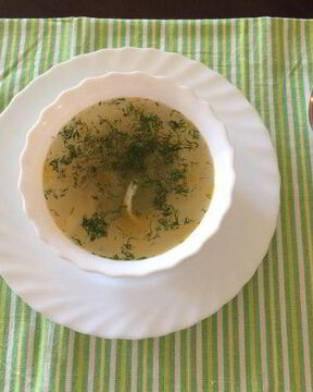 Куриный бульон с домашней лапшой