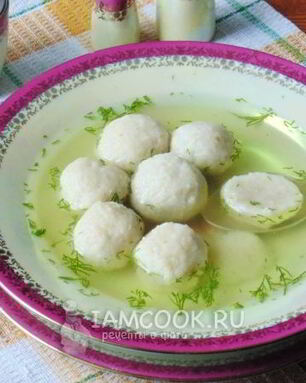 Куриный бульон с галушками из лаваша