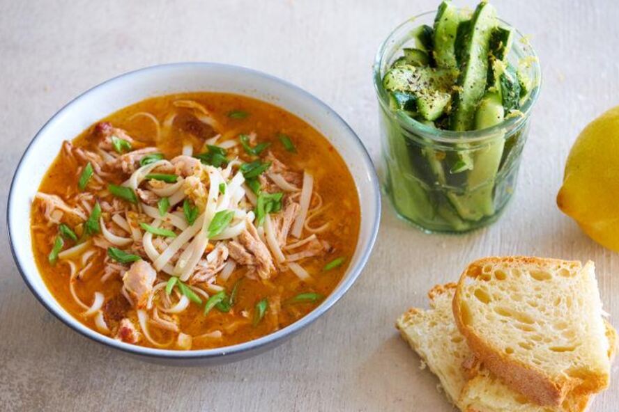 Рецепт лапши в бульоне с запеченной свининой