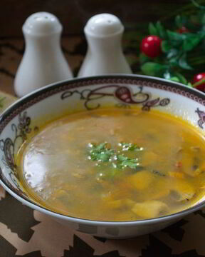 Суп на грибном бульоне