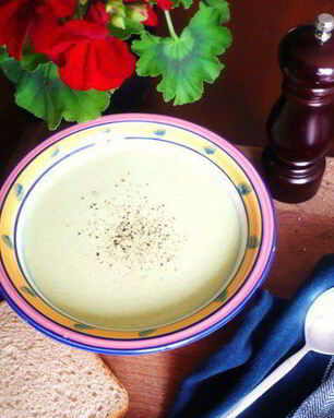 Суп на курином бульоне и картофеле