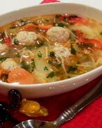 Суп с фрикадельками на курином бульоне