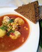 Томатный рыбный суп на курином бульоне