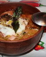 Чесночный суп с цукини и сухариками