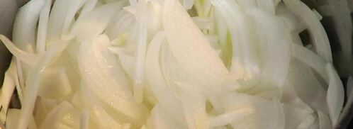 французский луковый суп, запеченный в хлебе. Шаг 2