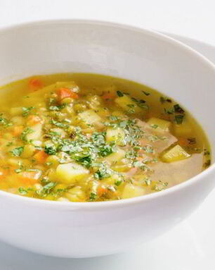 Гороховый постный суп с солеными огурчиками