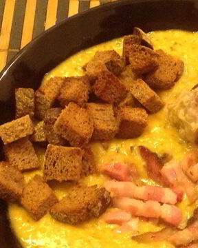 Гороховый суп с говядиной и беконом