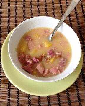 Гороховый суп с копченой рулькой