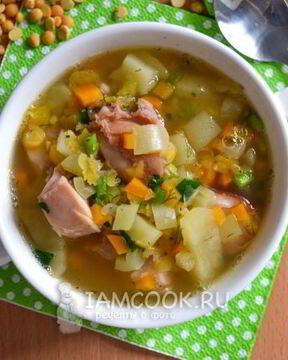 Гороховый суп с копченым окорочком