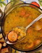 Гороховый суп с сардельками