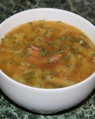 Гороховый суп с сельдереем и тмином