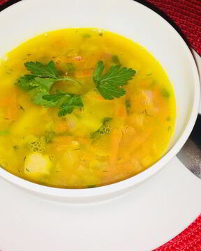 Гороховый суп с варено-копченой рулькой