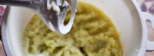 холодный суп-пюре из кольраби с яблоками и кедровыми орешками. Шаг 4