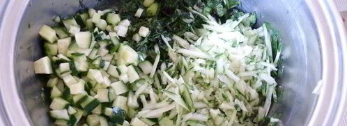 летняя окрошка с репой и пирожками с мясом. Шаг 4